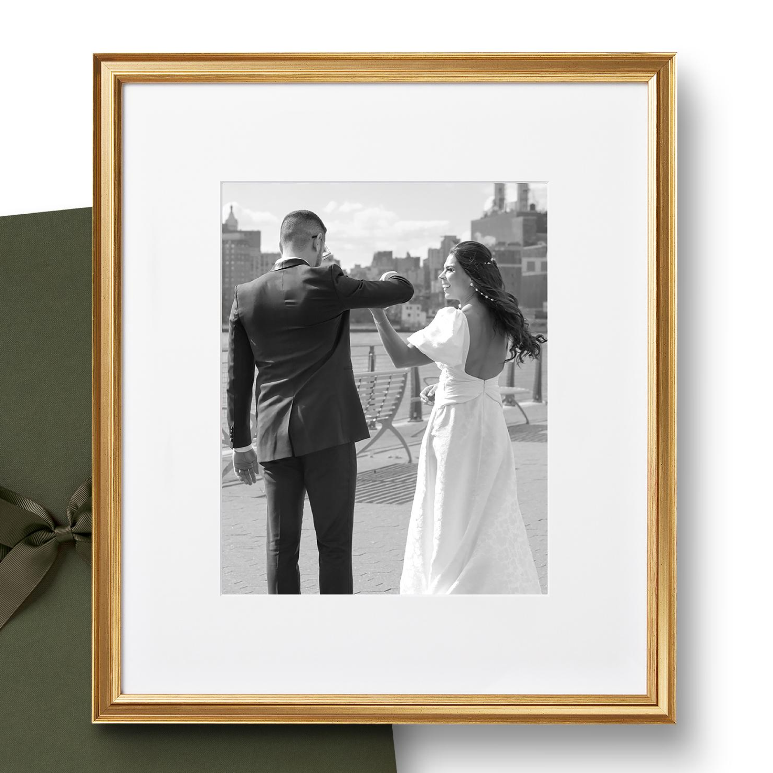 The Perfect Gift: 14x16 - Image 15